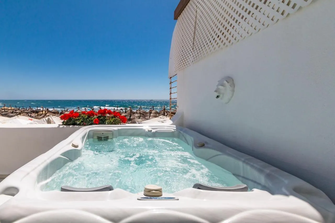 Superb Large Apartment On The Beach Marbella Spain