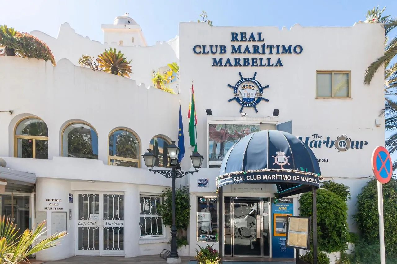 Superb Large Apartment On The Beach Marbella