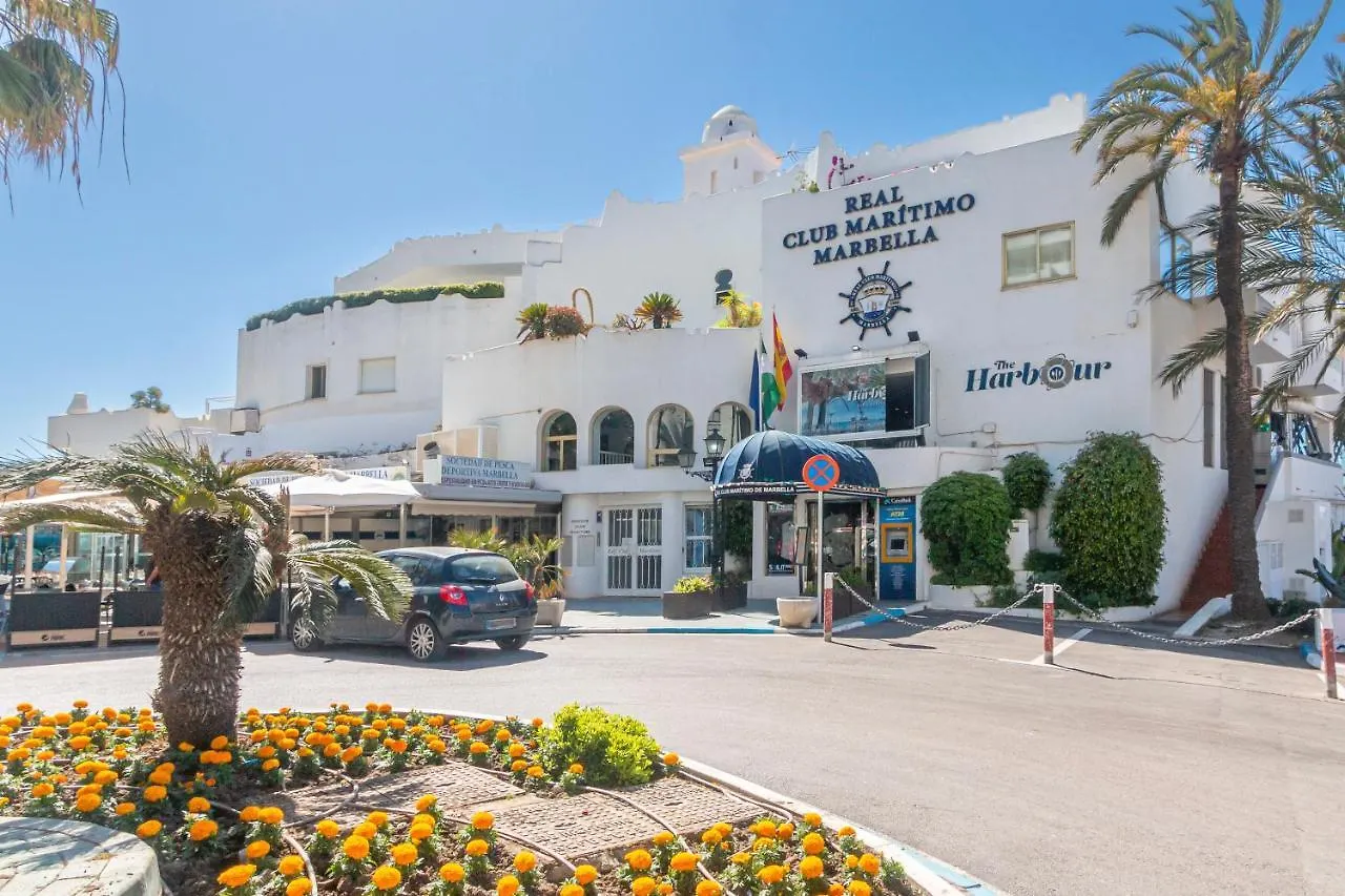Superb Large Apartment On The Beach Marbella